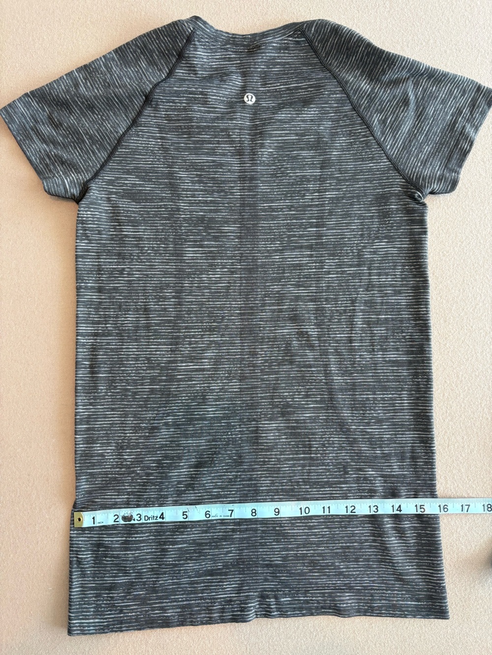 Lululemon Swiftly Tech Women's Short-Sleeve Space-Dyed Tee in Charcoal/Heather